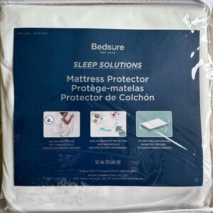 NWT Bedsure White Mattress Protector